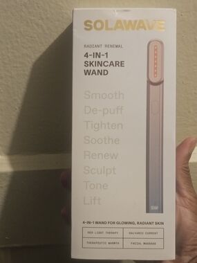 4-in-1 Skincare Wand - White/Pink